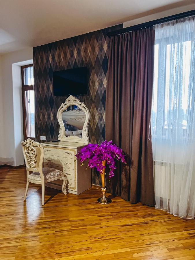 Castle Family Hotel Jerevan Eksteriør bilde