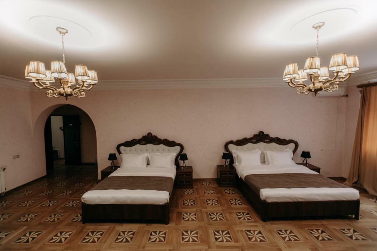 Castle Family Hotel Jerevan Eksteriør bilde