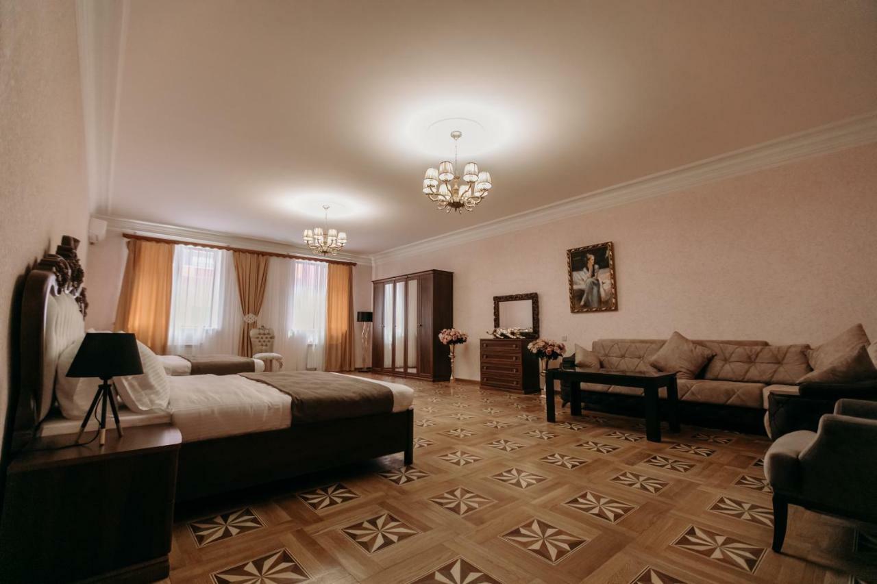 Castle Family Hotel Jerevan Eksteriør bilde