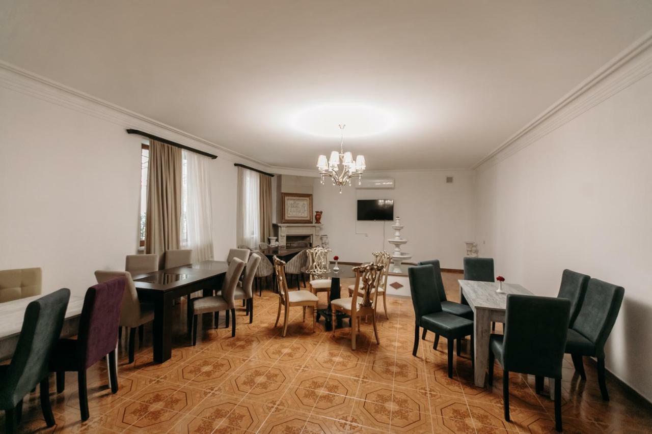 Castle Family Hotel Jerevan Eksteriør bilde
