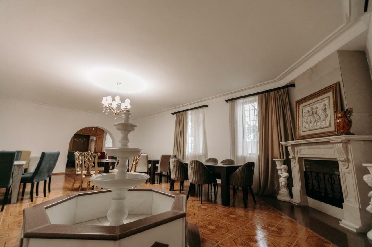 Castle Family Hotel Jerevan Eksteriør bilde