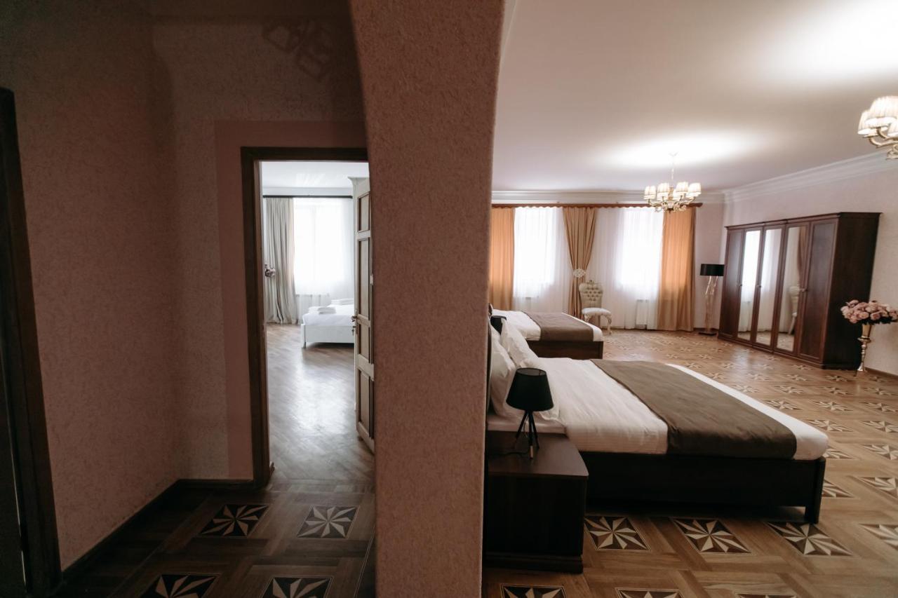 Castle Family Hotel Jerevan Eksteriør bilde